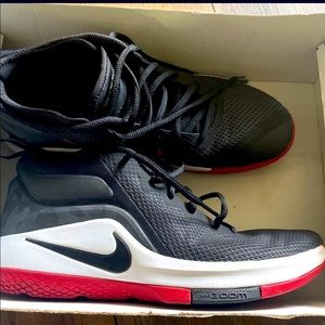 Lebron witness 2 (Gym shoes). (Real buyers only) (SHIPPING ONLY)